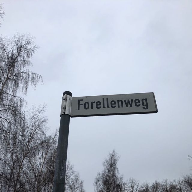 Forellenweg-Schild